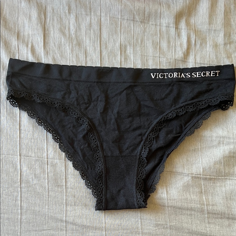 NWT Victoria's Secret Black Lace Panty